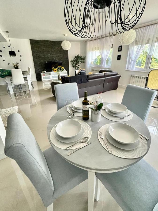 U Gosi Zator Villa ภายนอก รูปภาพ