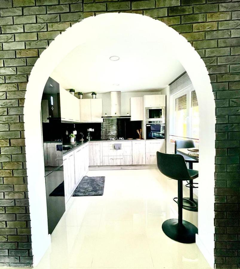 U Gosi Zator Villa ภายนอก รูปภาพ