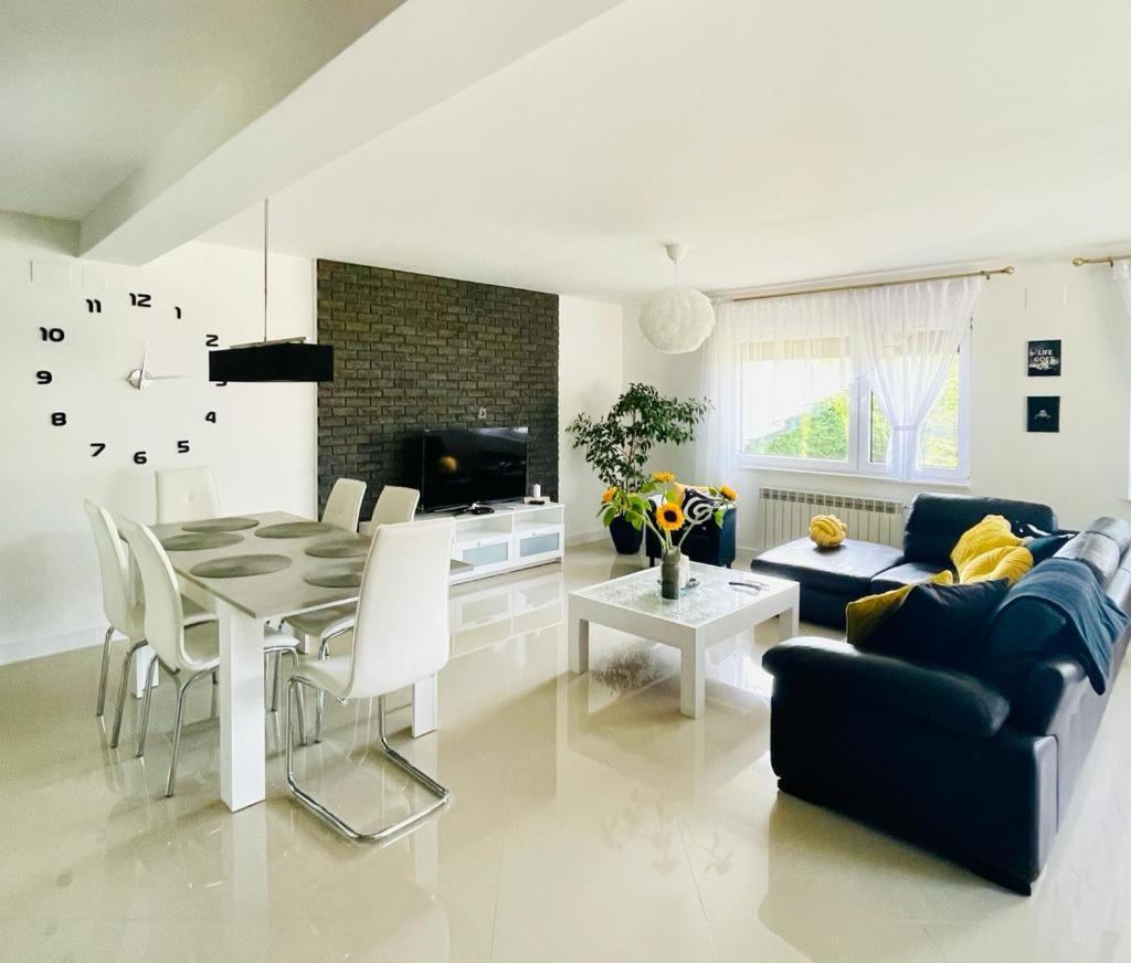 U Gosi Zator Villa ภายนอก รูปภาพ
